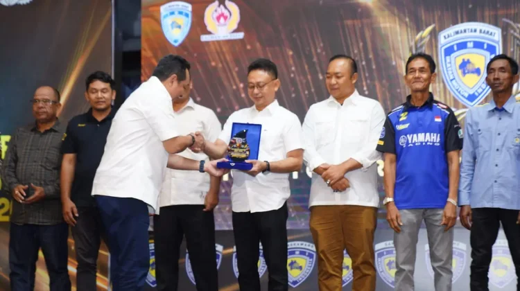 Berperan Majukan Otomotif, Edi Kamtono Raih Penghargaan IMI Kalbar